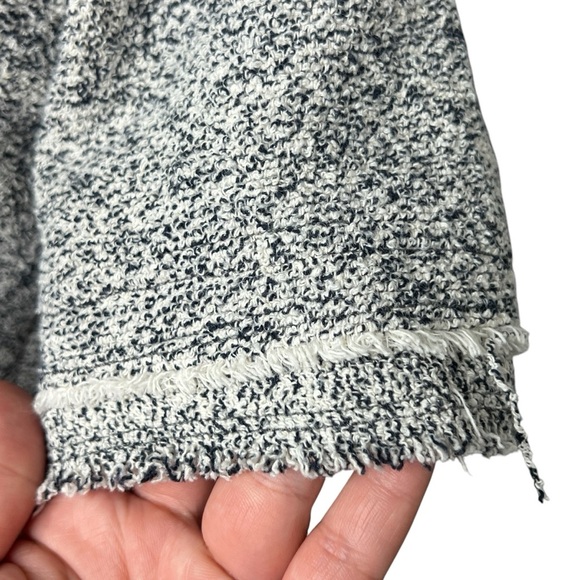 Ann Taylor Petite Gray Raw Hem Cropped Short Sleeve Blouse Women’s Size XXSP - Picture 3 of 13